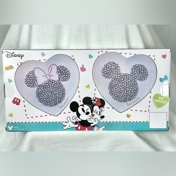 Mickey & Minnie Mouse Plates Heart Shaped Ceramic Disney Wedding New - Picture 2 of 4